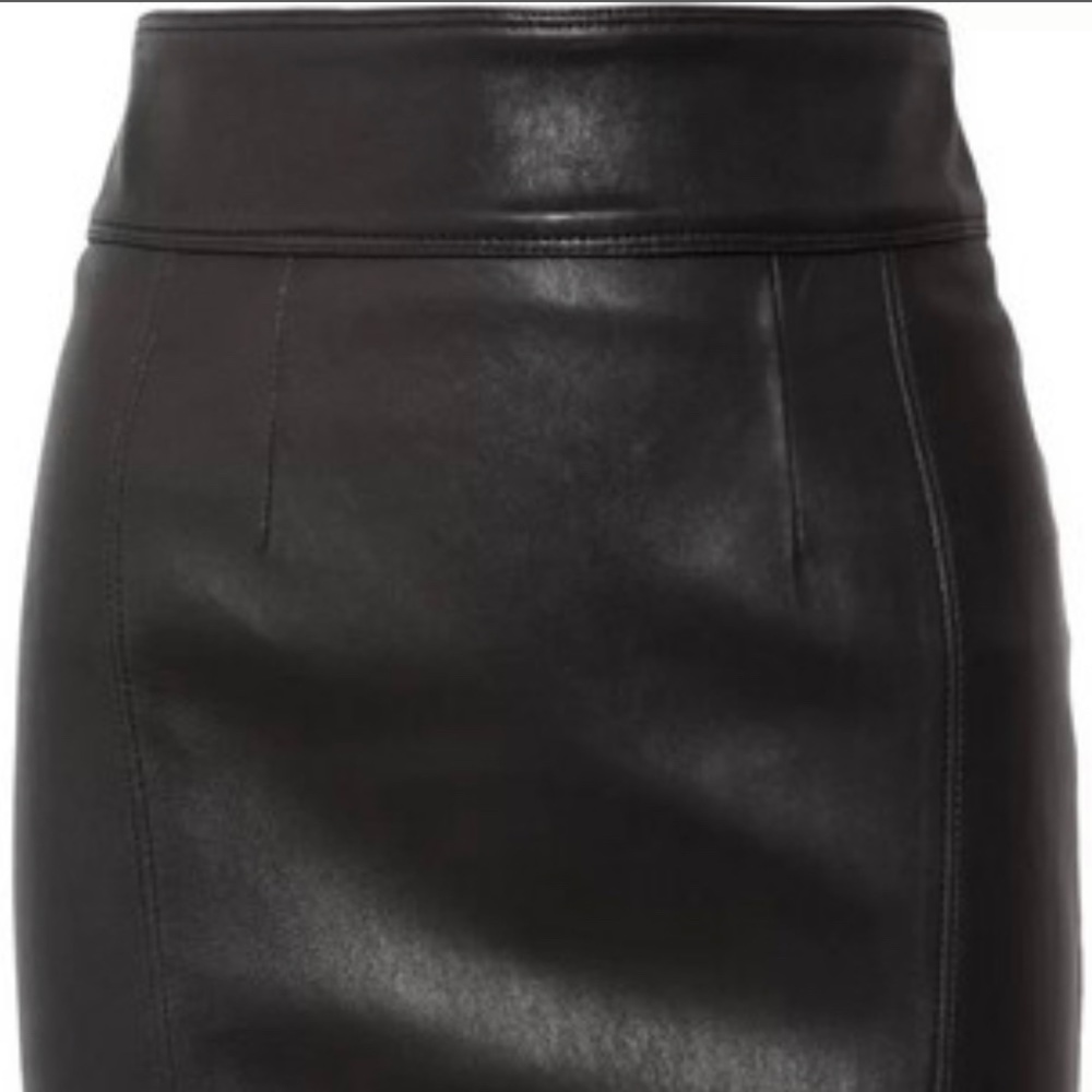 Burberry Stretch Leather Pencil Skirt
